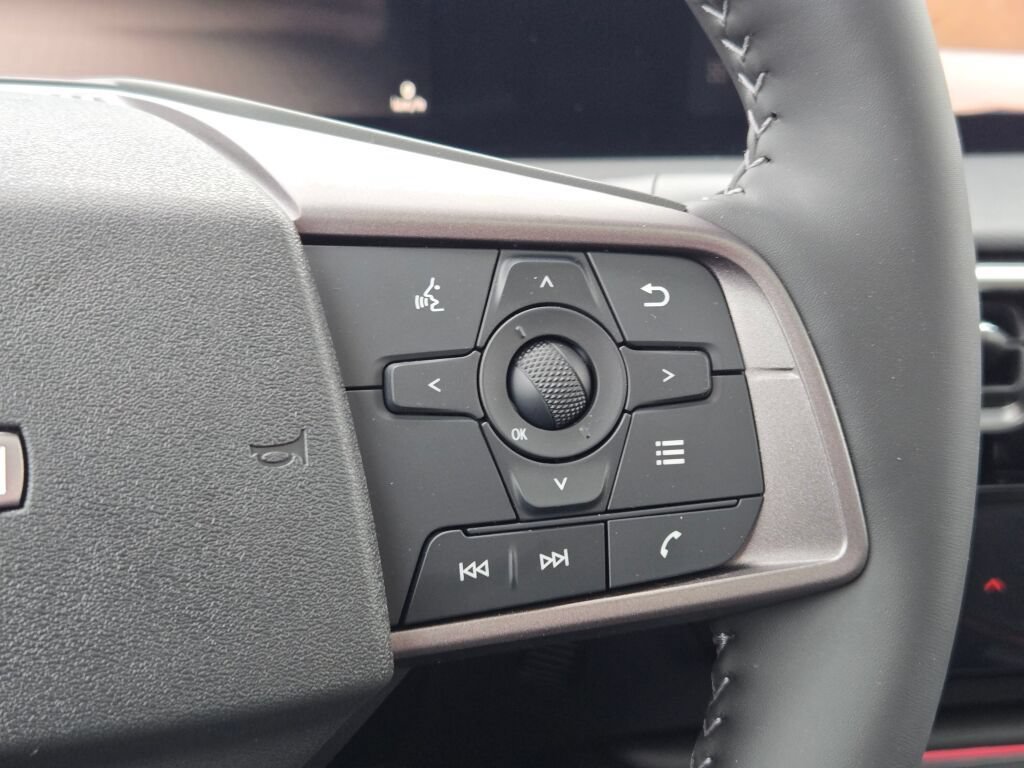 Used 2026 Nissan Sentra SV w/ SV Convenience Package FWD image 29