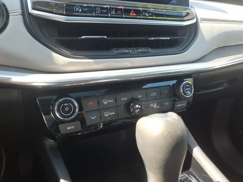 Certified 2023 Jeep Compass Limited w/ Sun and Sound Group AWD/4WD image 17