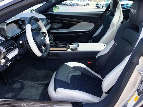 Used 2025 Aston Martin Vanquish V12 image 21