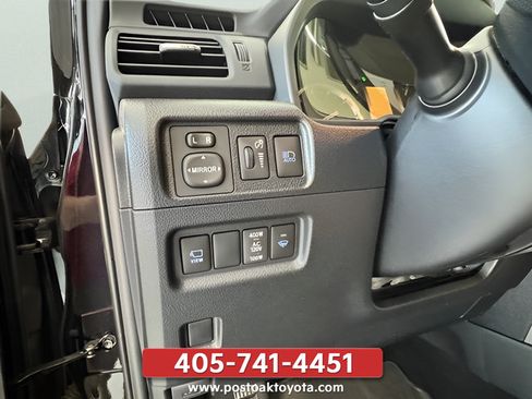 Used 2024 Toyota 4Runner Limited AWD/4WD image 21