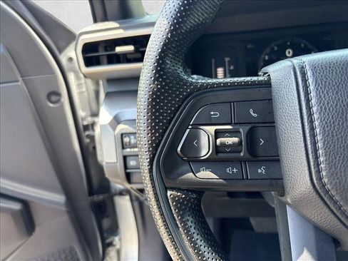 Certified 2025 Toyota Tacoma SR5 AWD/4WD image 18