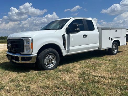 Used 2023 Ford F250 XL w/ XL Chrome Package RWD image 1