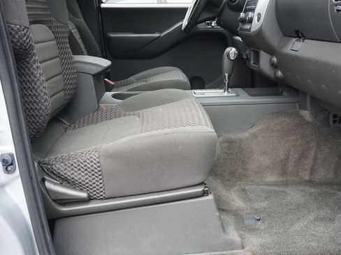 Used 2014 Nissan Frontier SV AWD/4WD image 20