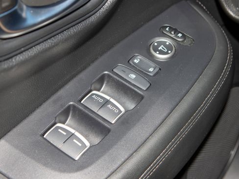 Certified 2024 Honda HR-V EX-L image 43