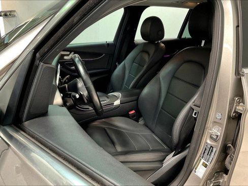 Used 2021 Mercedes-Benz GLC 300 4MATIC w/ Premium Package image 23