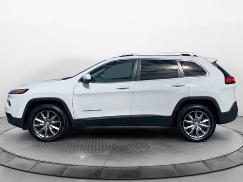 Used 2018 Jeep Cherokee Limited AWD/4WD image 2