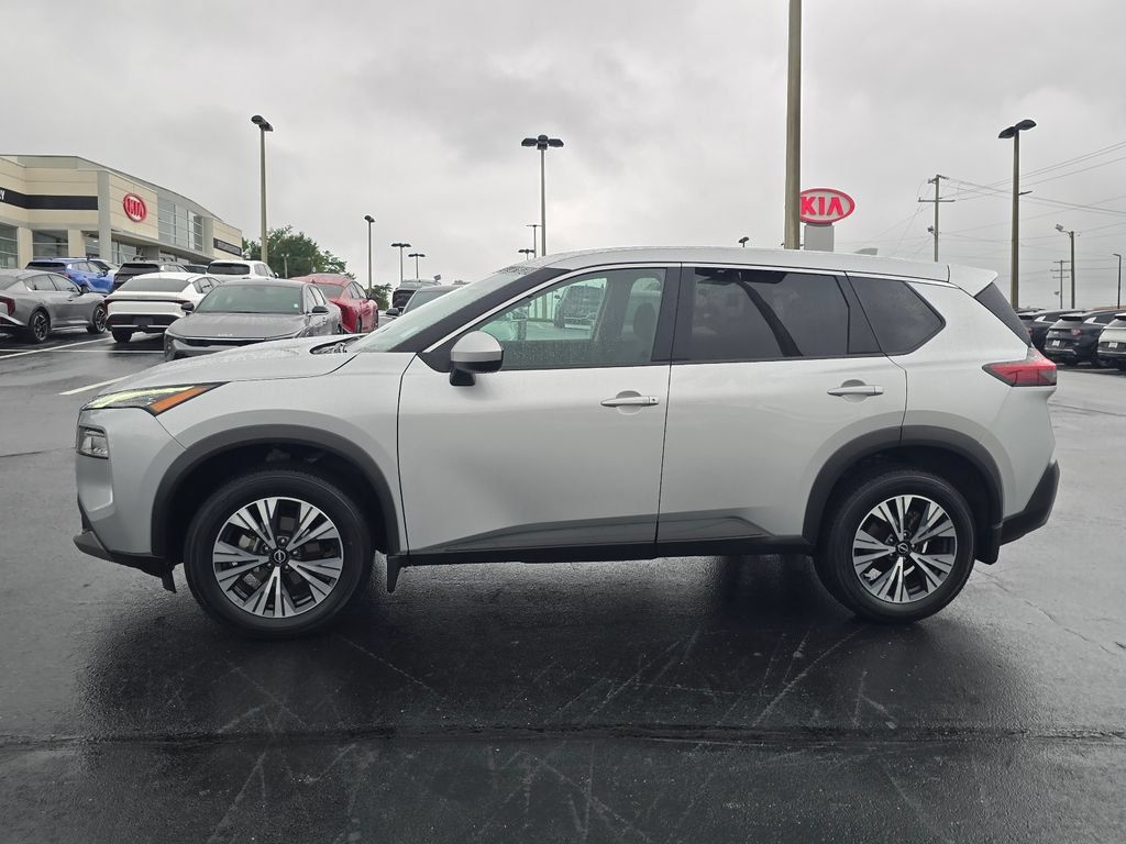 Used 2023 Nissan Rogue SV AWD/4WD image 6