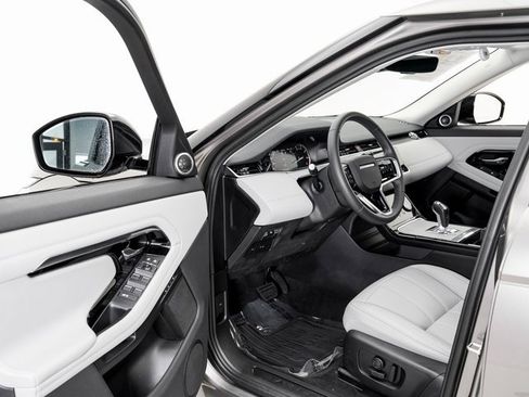 Used 2023 Land Rover Range Rover Evoque SE image 7