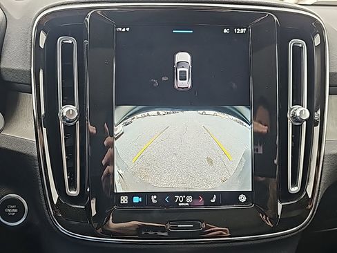 Used 2023 Volvo XC40 B5 Ultimate w/ Protection Package Premier image 8