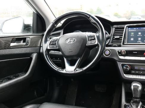 Used 2019 Hyundai Sonata Limited w/ Ultimate Package 04 FWD image 23