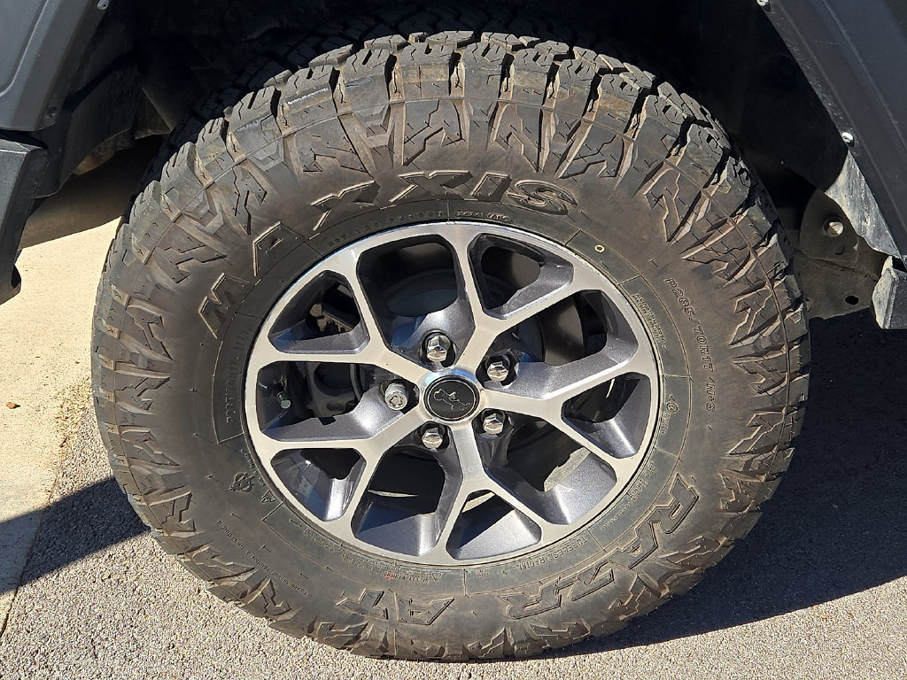Used 2024 Jeep Wrangler Sport AWD/4WD image 5