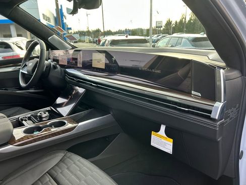 New 2026 Cadillac Escalade Platinum Sport w/ LPO, ONYX Package image 26