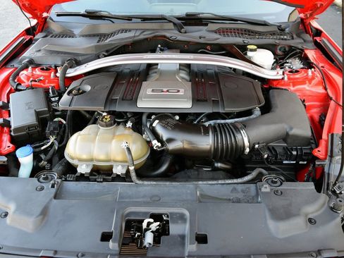 Used 2020 Ford Mustang GT Premium image 7