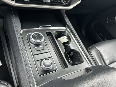 Used 2024 Ford Expedition XLT image 23