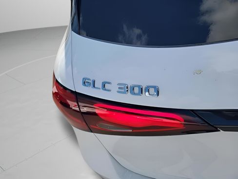 Certified 2025 Mercedes-Benz GLC 300 4MATIC image 35