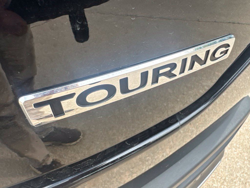 Certified 2024 Honda Pilot Touring image 6