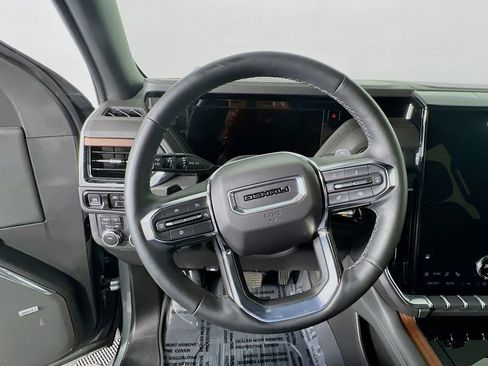 Certified 2025 GMC Yukon XL Denali AWD/4WD image 10