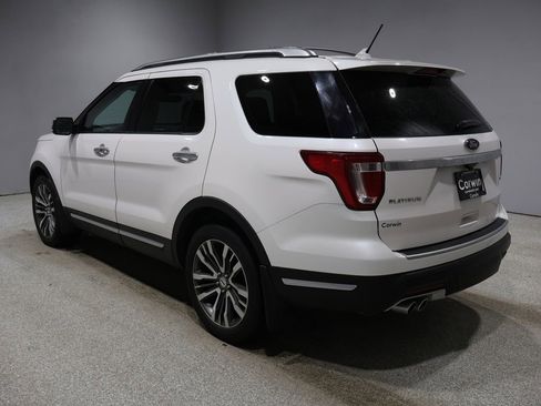 Used 2018 Ford Explorer Platinum image 4