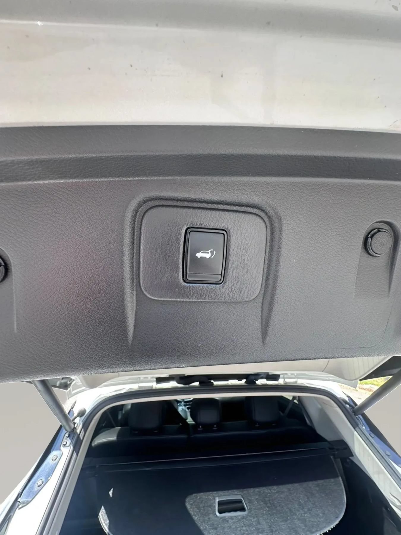 Used 2017 Nissan Murano Platinum w/ Platinum Technology Package FWD image 9