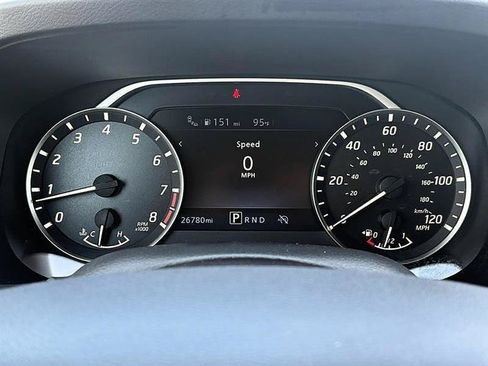 Used 2025 Nissan Frontier SV RWD image 23