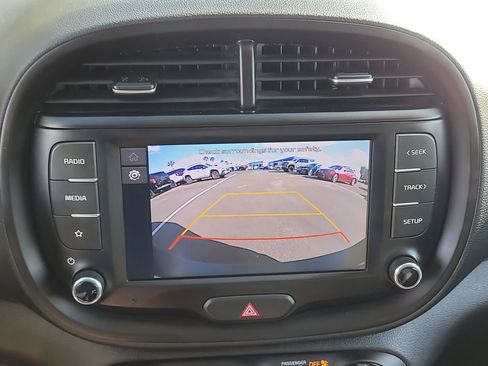 Used 2022 Kia Soul LX image 19
