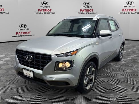 New 2025 Hyundai Venue SEL image 2