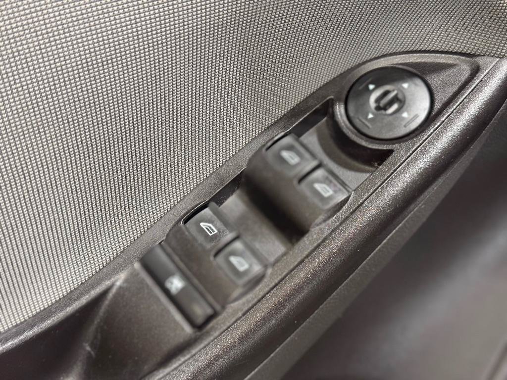 Used 2012 Ford Focus SE FWD image 29