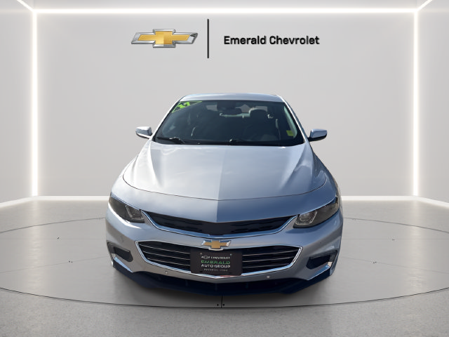 Used 2017 Chevrolet Malibu Premier w/ Driver Confidence Package FWD image 4
