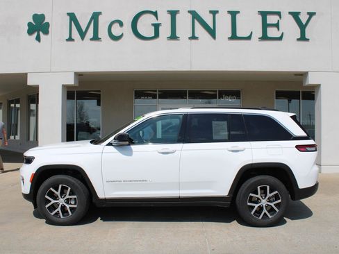 Used 2024 Jeep Grand Cherokee Limited image 1
