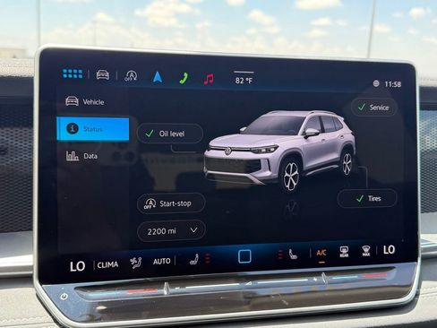 Certified 2025 Volkswagen Tiguan SE FWD image 25