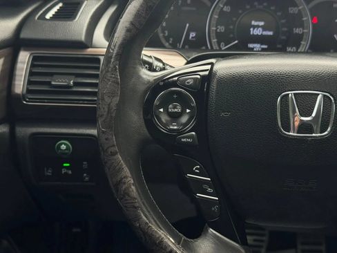 Used 2017 Honda Accord Touring image 26