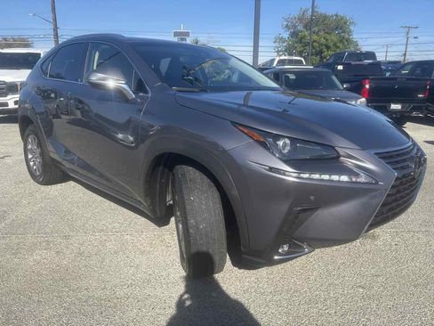 Used 2018 Lexus NX 300 image 3