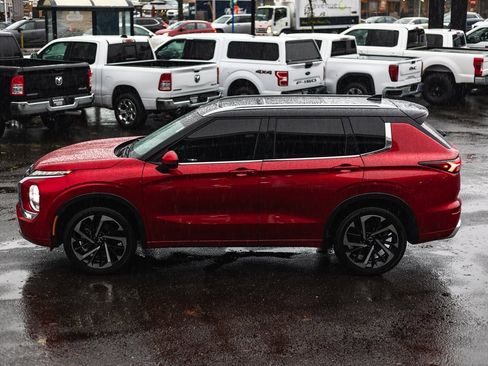 Used 2024 Mitsubishi Outlander SEL image 11