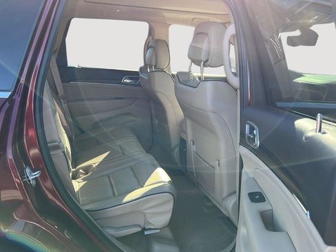 Used 2018 Jeep Grand Cherokee Overland image 18
