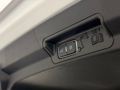 New 2026 Ford Explorer Active w/ Active Comfort Package image 9