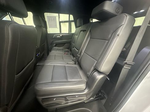 Used 2025 Chevrolet Tahoe LT AWD/4WD image 23