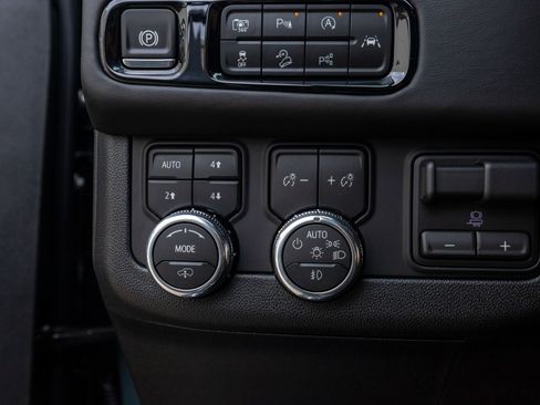 Used 2026 GMC Yukon AT4 Ultimate AWD/4WD image 22