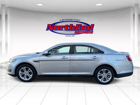 Used 2018 Ford Taurus SEL image 4