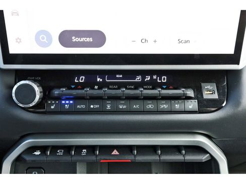 Used 2025 Toyota Sequoia Platinum image 23