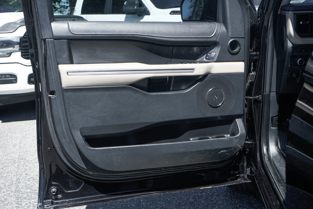 Used 2022 Ford Expedition Max Limited RWD image 20