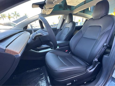 Used 2020 Tesla Model 3 Long Range image 8