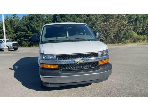 Used 2023 Chevrolet Express 2500 w/ Driver Convenience Package image 7
