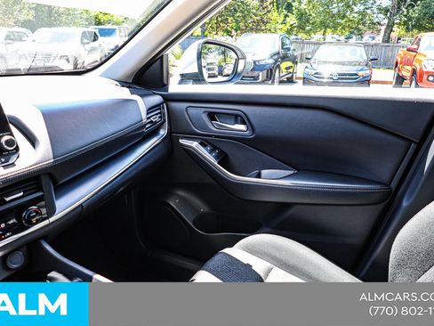 Used 2024 Nissan Rogue SV FWD image 37