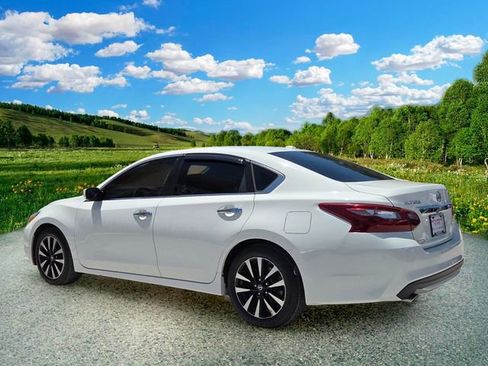 Used 2018 Nissan Altima 2.5 SV FWD image 4