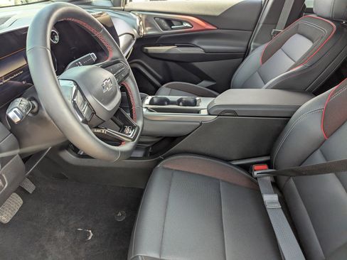 Used 2025 Chevrolet Equinox EV RS image 25