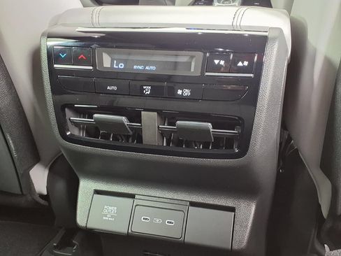 Used 2025 Acura MDX w/ Technology Package AWD/4WD image 13