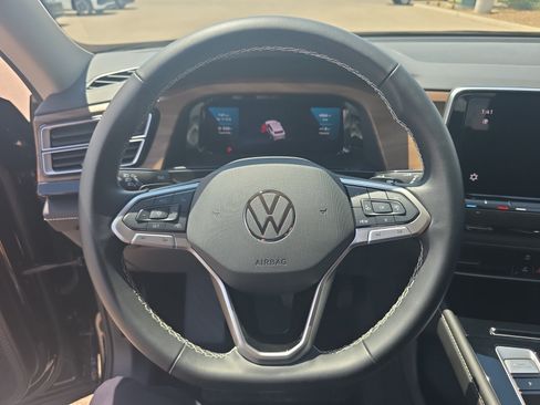 Used 2026 Volkswagen Atlas SE w/ Black Wheel Package AWD/4WD image 9