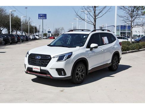 Used 2023 Subaru Forester Sport image 3