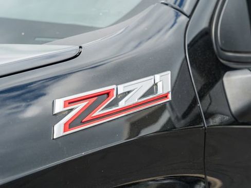 Used 2022 Chevrolet Silverado 1500 LT Trail Boss w/ LPO, Dark Essentials Package AWD/4WD image 15