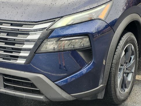 Used 2024 Nissan Rogue SV image 8